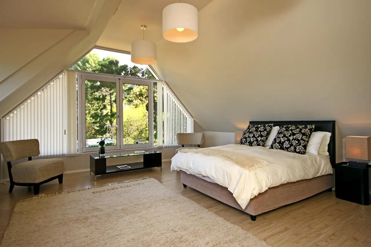 Almondbury Cottage Tokai